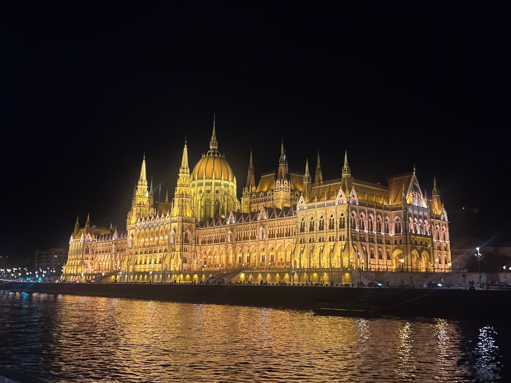 Budapest, Baths & Bottomless Prosecco&nbsp;🥂🛳️🌉